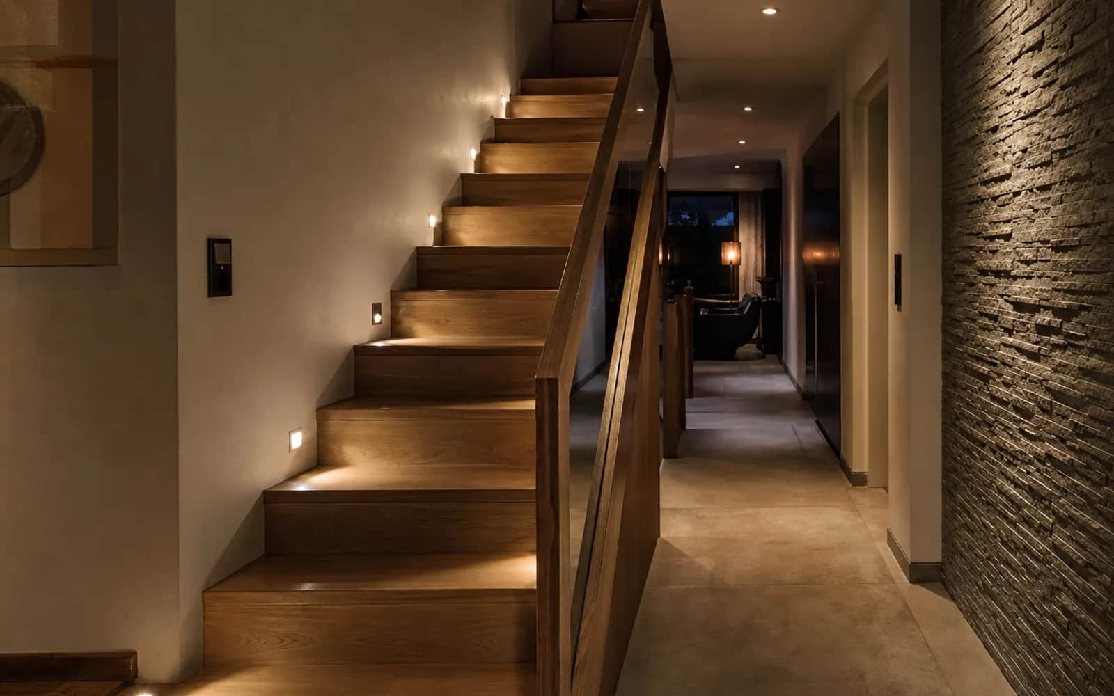 Passendes Motiv zum Ratgeber: LED in Treppe und Flur: sicher finden ohne Blendung