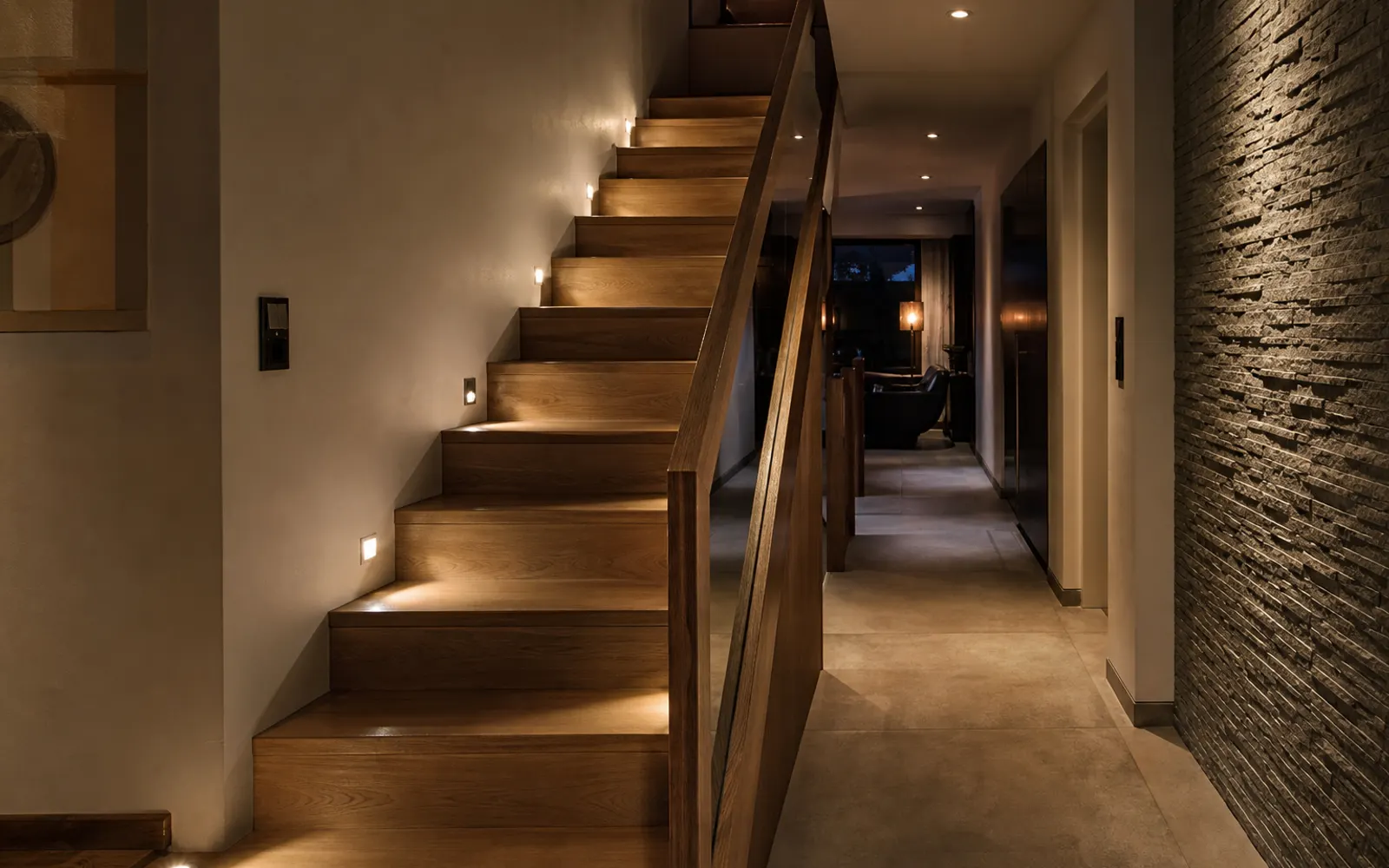 Passendes Motiv zum Ratgeber: LED in Treppe und Flur: sicher finden ohne Blendung